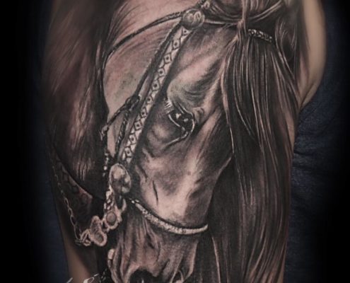tatuaje cover up retratos de animales caballo realismo en valencia