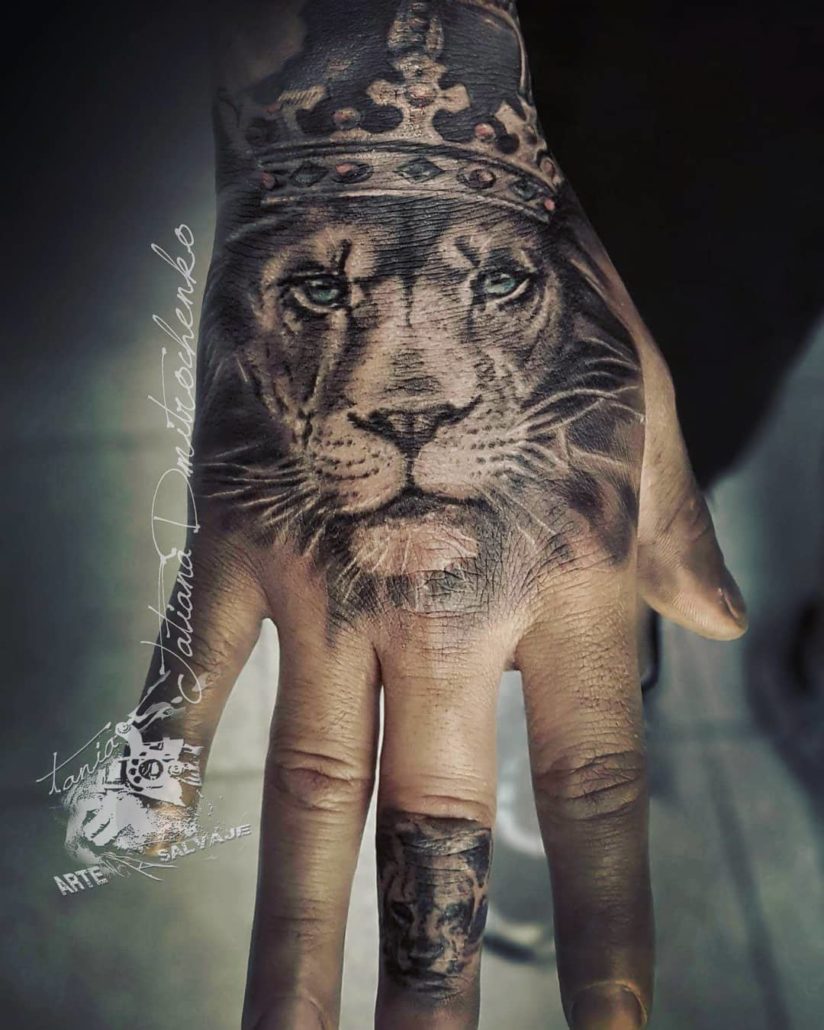 Tatuajes en las manos - TANIA TATTOO
