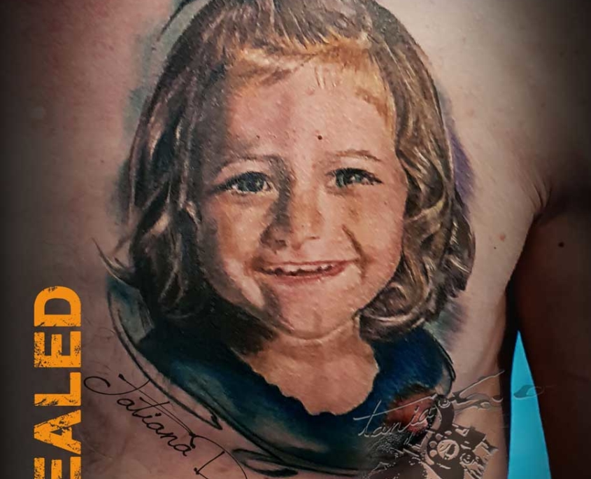Tatuaje retrato niña realista
