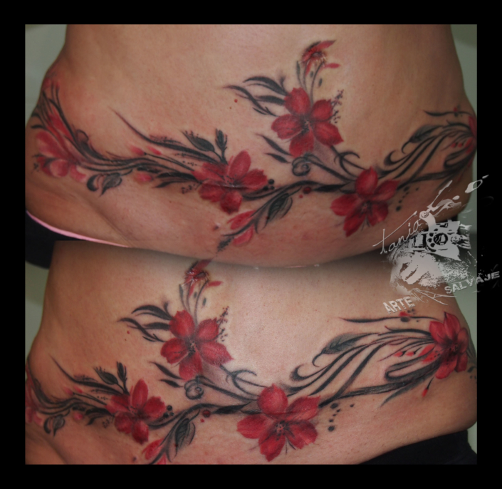 tatuajes femeninos de flores cover up de cicatrices y estrias en el abdomen valencia (2)
