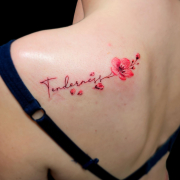 tattoo tatuaje de linea fina flores