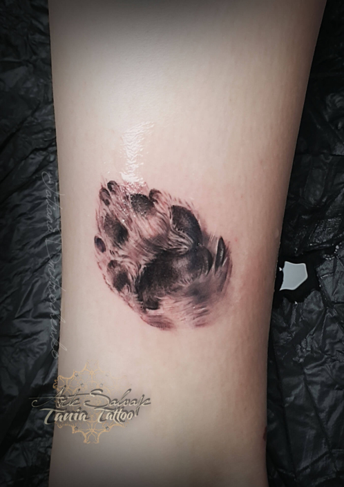 tattoo tatuaje patita huella nativo pequeño mujer